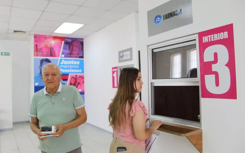 Acerca Pensiones Civiles las farmacias subrogadas a sus derechohabientes