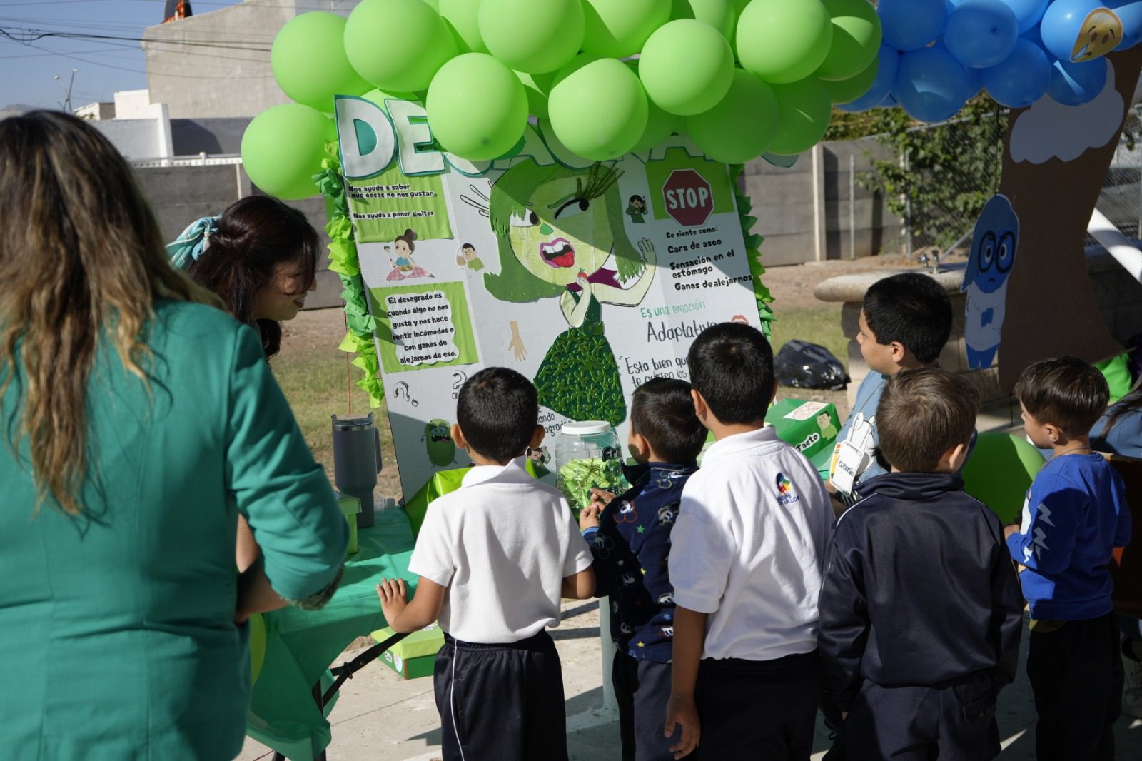 Enseñan a estudiantes de primaria a identificar y reconocer sus emociones