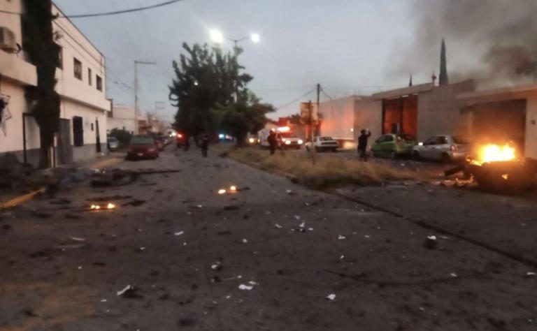 Coche bomba explota frente a la Dirección de Seguridad Pública de Acámbaro, Guanajuato