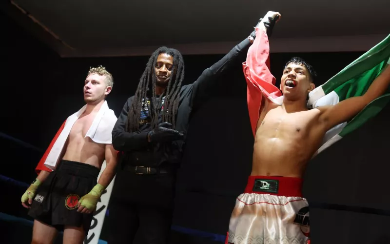 Gana estudiante de la UTCH campeonato mundial del kickboxing, en Grecia