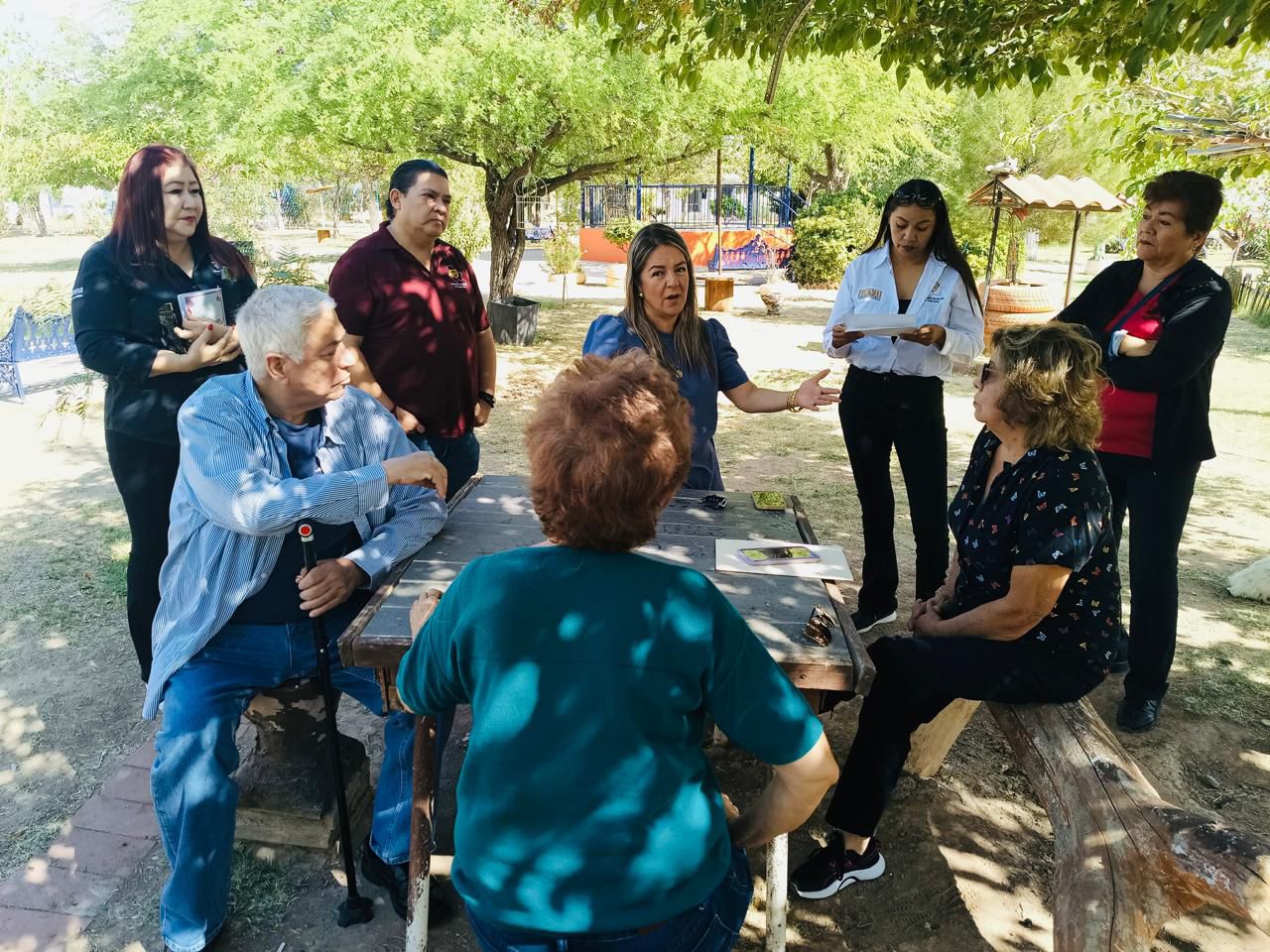 Recorre Rosana Díaz las colonias del 4o Distrito