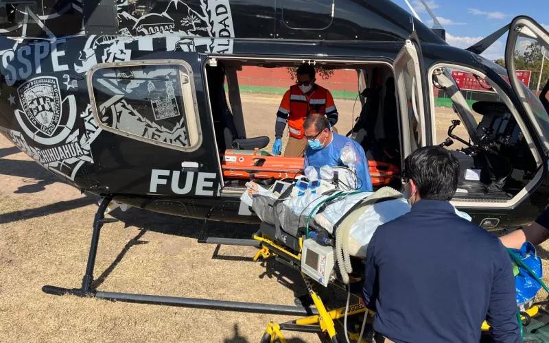 Apoya Gobierno del Estado con traslado aéreo de emergencia a joven con quemaduras por descarga eléctrica