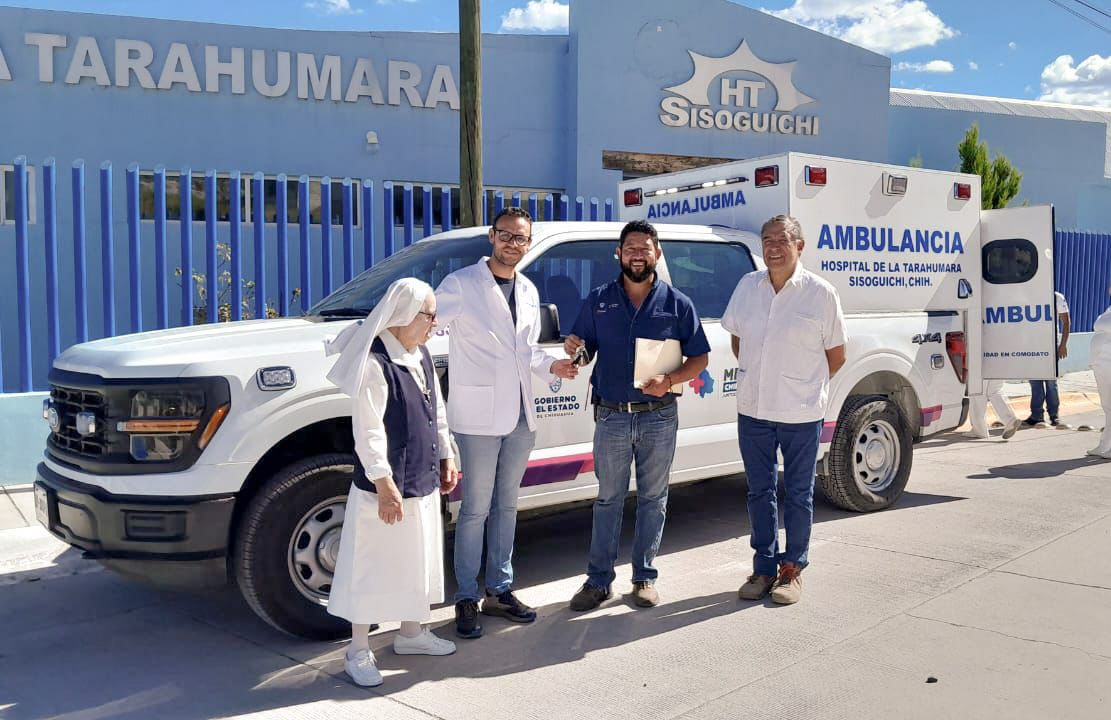 Entregan ambulancia para el servicio de 5 mil pacientes del Hospital de la Tarahumara