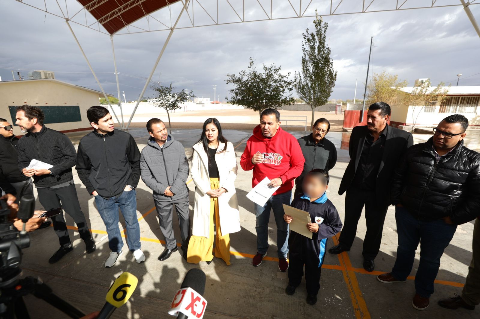 Entrega el Presidente Pérez Cuéllar construcción de barda en escuela Thomas Alba Edison