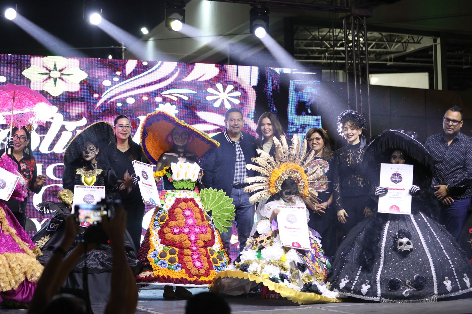 Alcalde Cruz Pérez Cuellar asiste al cierre del Festival “Tradiciones de Vida y Muerte”