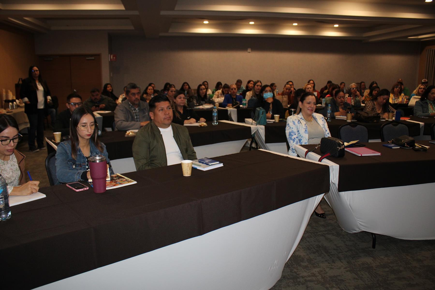 Capacitan en Proyectos Socioformativos a docentes de Educación Especial