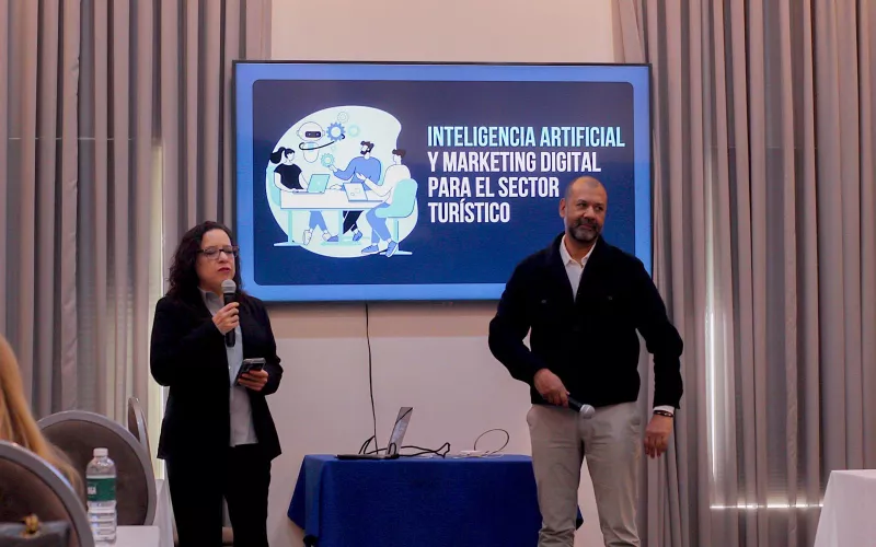 Fortalecen el sector turístico con cursos de Inteligencia Artificial y Marketing Digital