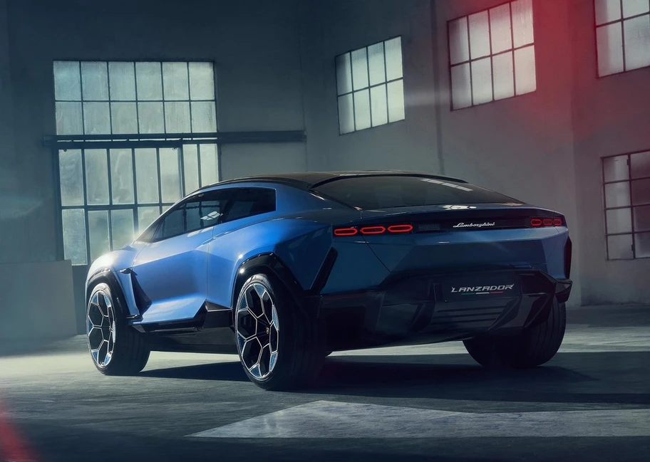 Lamborghini seguirá con sus planes de electrificación y tendrán su primer EV ante de 2030