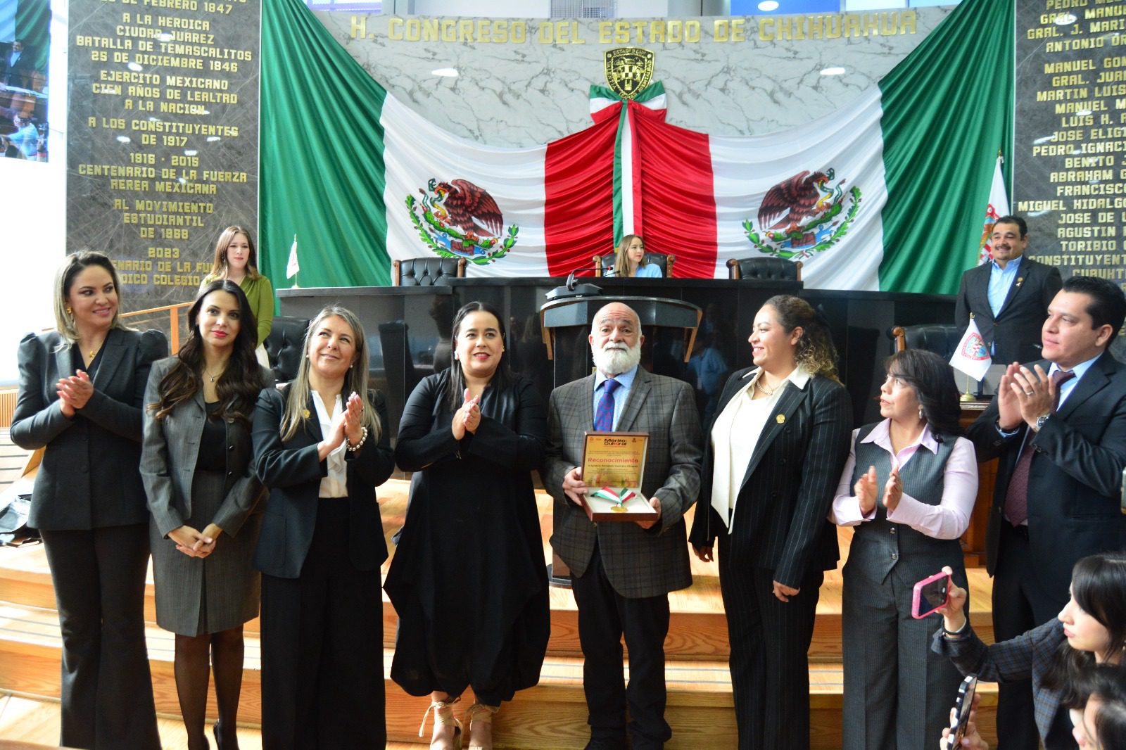 Entrega Congreso la Medalla al Mérito Cultural Víctor Hugo Rascón Banda 2024