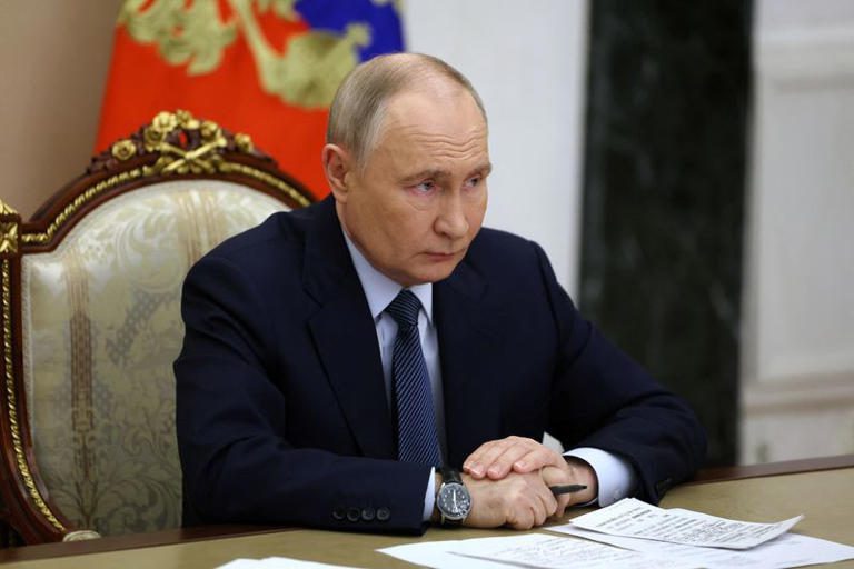 Putin firma una ley que condona la deuda a nuevos reclutas rusos para la guerra de Ucrania