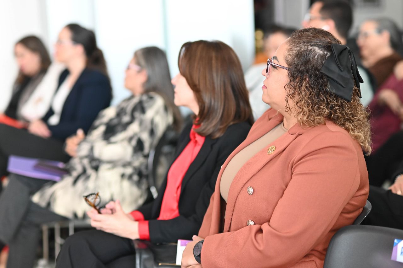 Participa Presidenta del Congreso, Elizabeth Guzmán, en la mesa panel “Mecanismos Institucionales para el Adelanto de la Mujer”