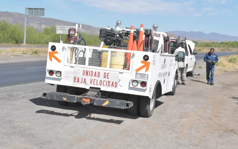 Ofrecen atención inmediata a viajeros con volantas de auxilio en la Ruta Paisano