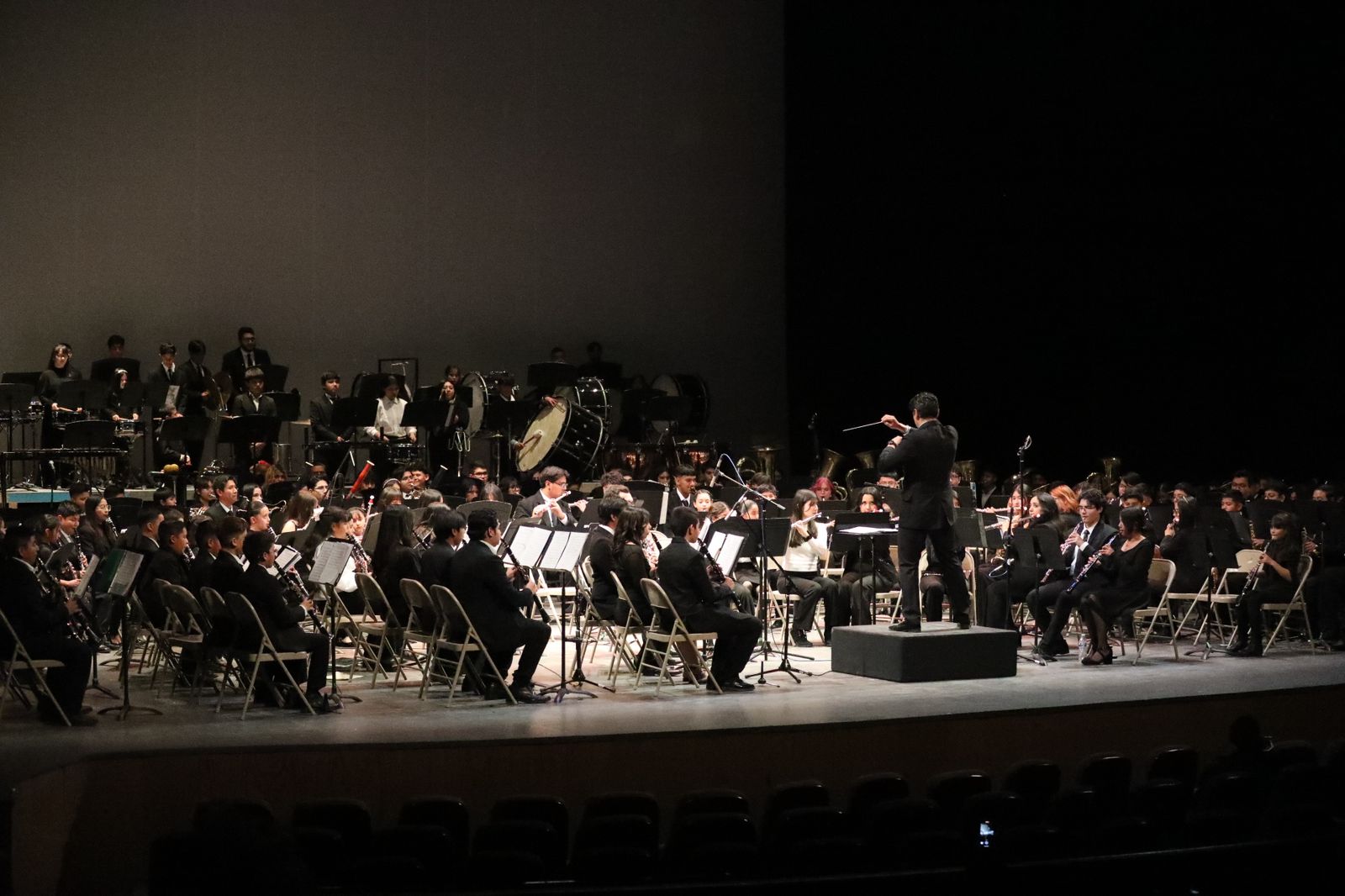 Alcalde Cruz Pérez Cuéllar asiste a la clausura del Festival de la Ciudad