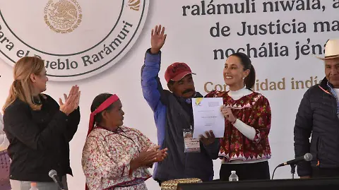 Sheinbaum restituye tierras al pueblo rarámuri