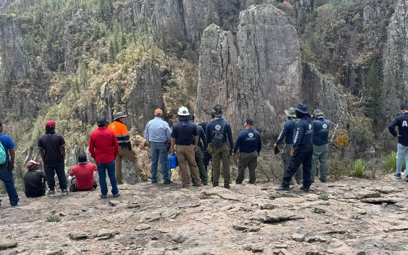 Protección Civil y Fiscalía General del Estado colaboran para localizar y recuperar cuerpo en río de Urique