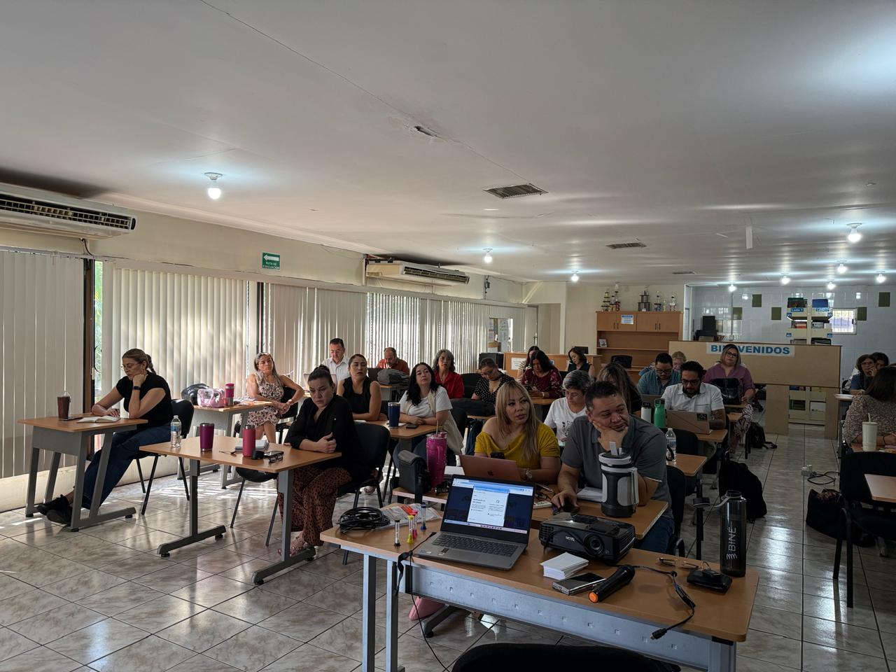Refuerza Escuela de Trabajo Social compromiso con la excelencia educativa mediante la capacitación continua