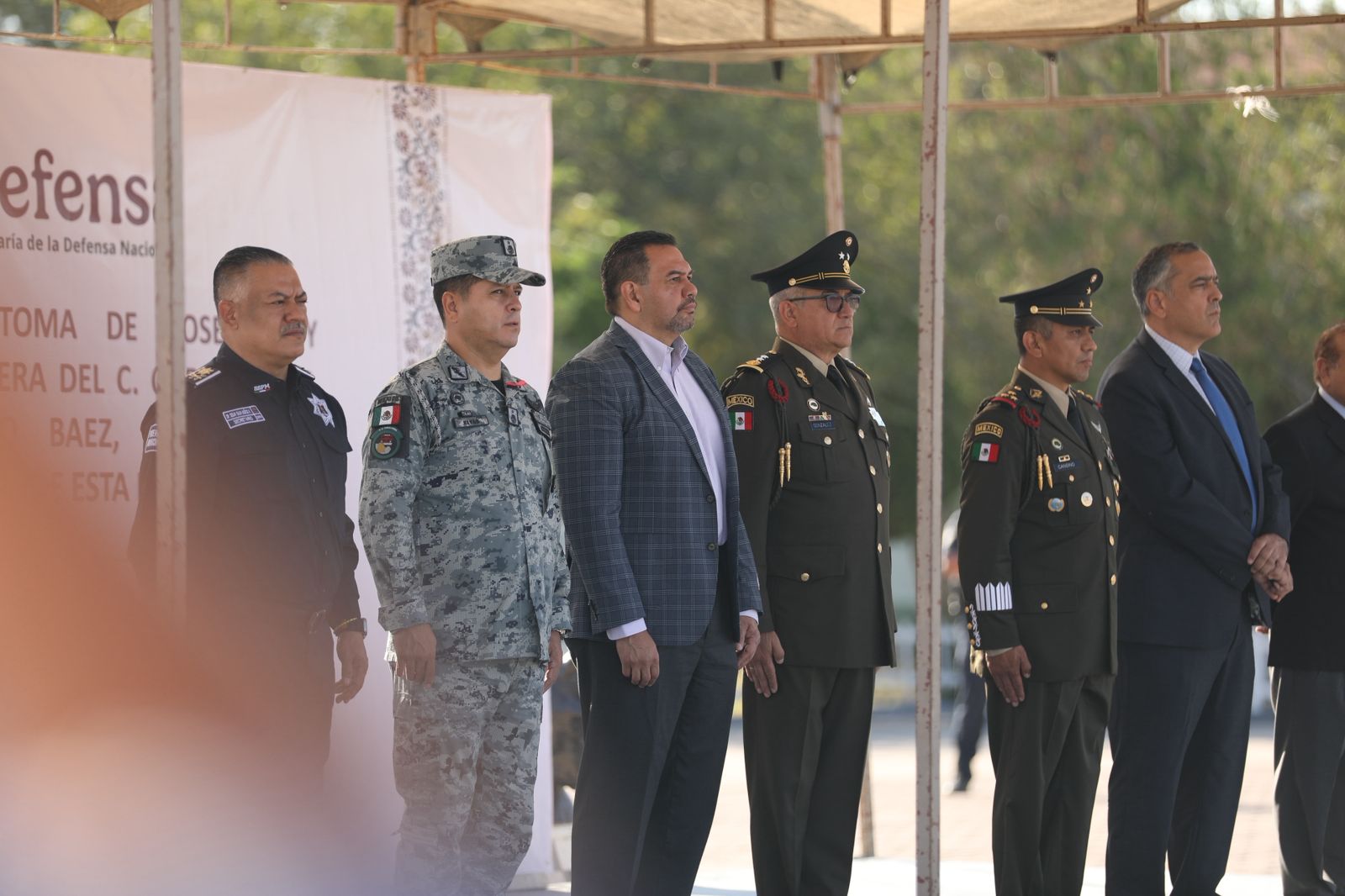 Acompaña el Presidente Pérez Cuéllar al nuevo comandante de la Guarnición Militar en su toma de protesta