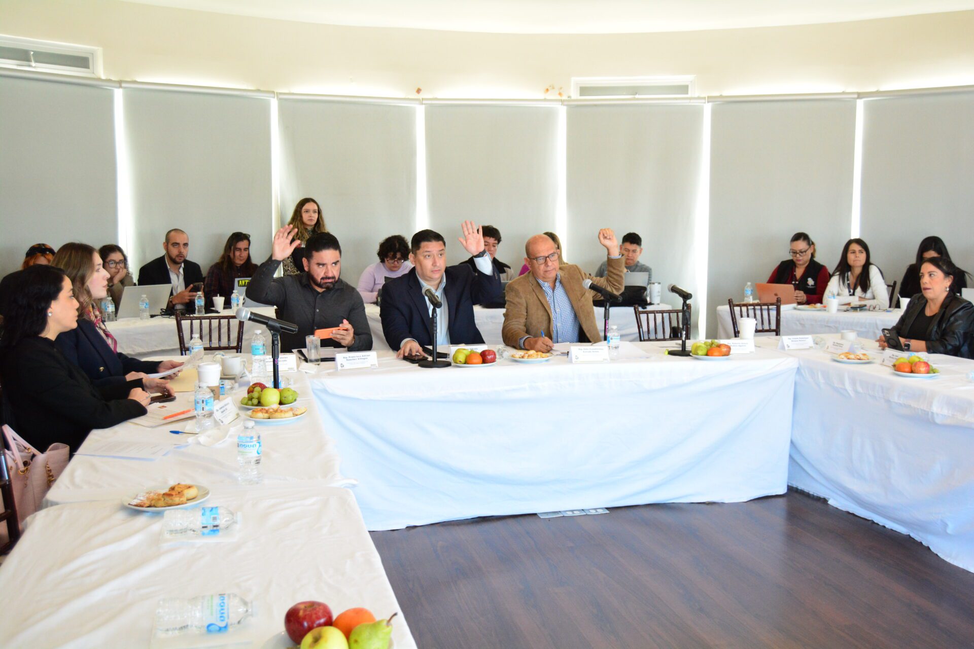 JUCOPO APRUEBA PANEL DE ESPECIALISTAS PARA SELECCIÓN DE LA TITULARIDAD DE LA ASE. . . SANCIONAN A TRABAJADOR DEL ICHISAL POR PECULADO. . . REGISTRA CHIHUAHUA DISMINUCIÓN DE CONTAGIOS POR SARAMPIÓN. . .