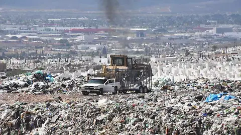 CONGRESO DEL ESTADO ATENDERÁ CRISIS DEL RELLENO SANITARIO. . . PROPONEN CÁRCEL PARA AGRESORES DE MAESTROS EN CHIHUAHUA. . .CUESTIONAN A SECRETARIO DE SEGURIDAD PÚBLICA SOBRE ACCIDENTES VIALES Y PREVENCIÓN. . .