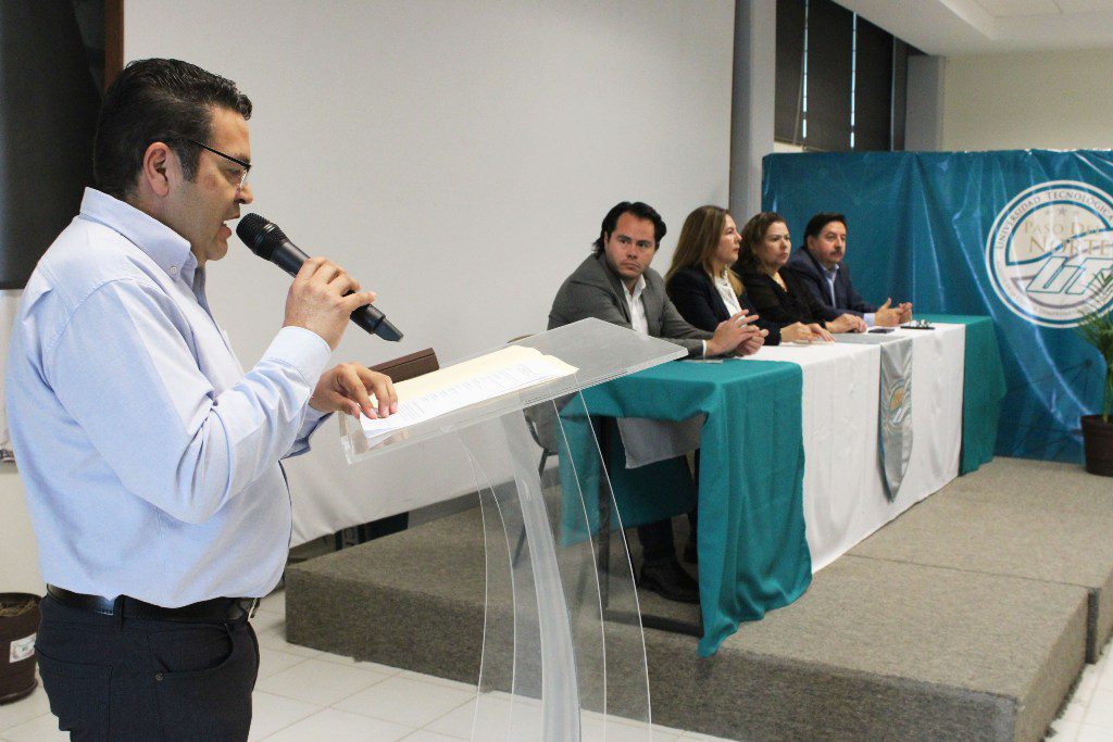 Reconoce UT Paso del Norte a estudiantes de excelencia