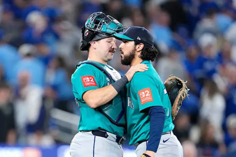 Marineros toman ventaja ante Azulejos en la Serie de Campeonato; El mexicano Andrés Muñoz cierra con autoridad