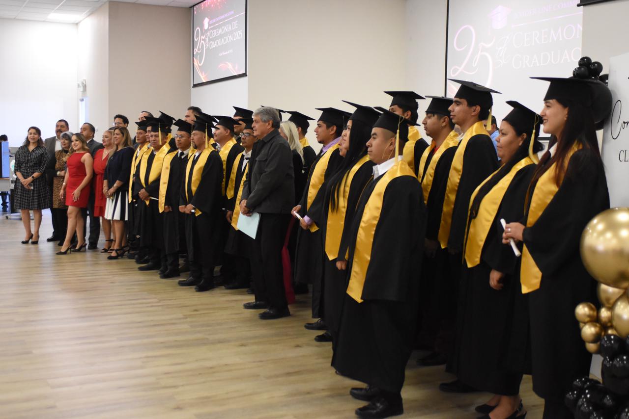 Concluyen sus estudios 41 trabajadores de la empresa Eaton a través del Ichea y el SPAyT