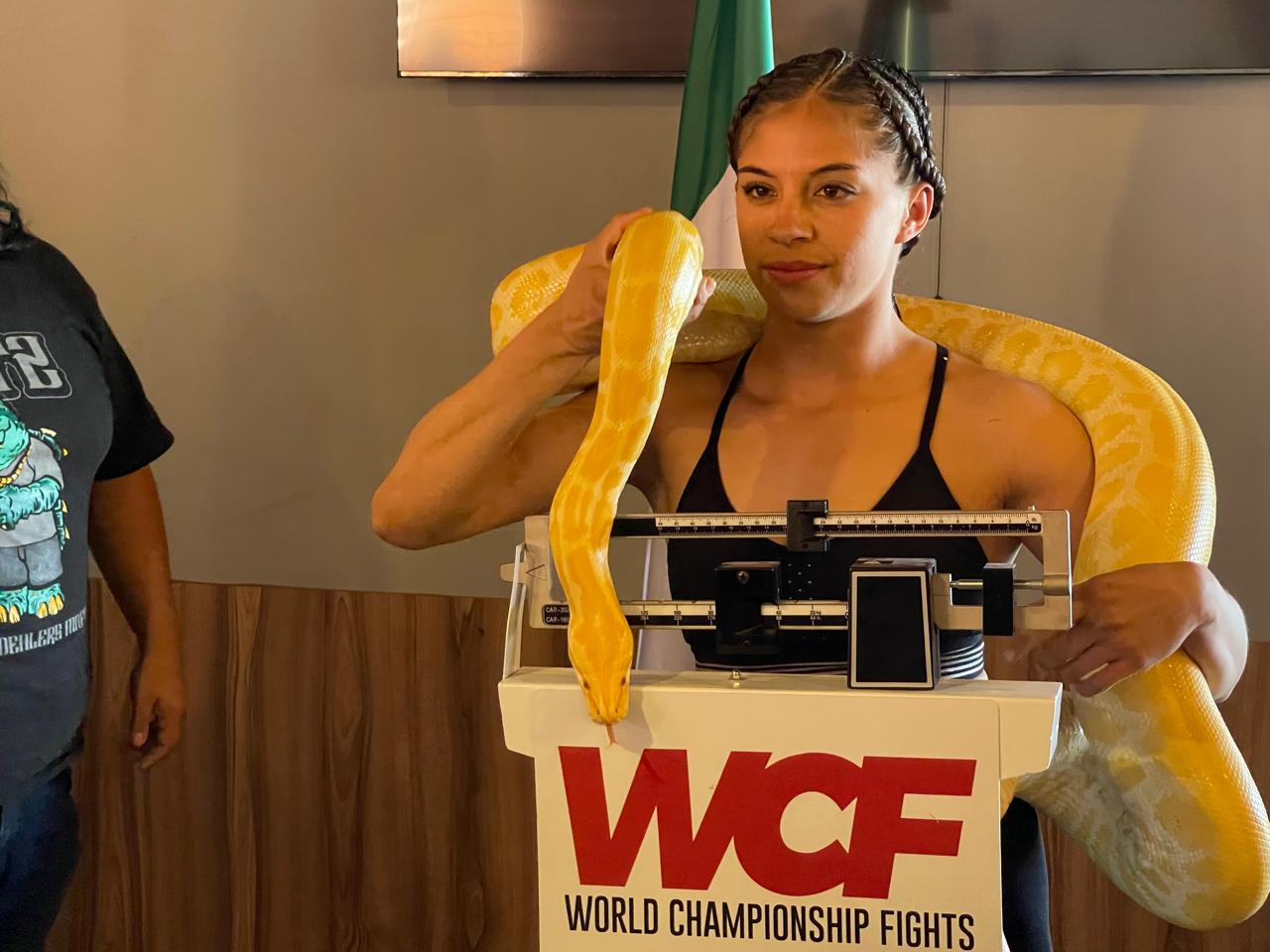 Cumplen con el pesaje boxeadores de “Noche de Estrellas”