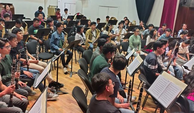 LA ORQUESTA DE ALIENTOS DEL CONSERVATORIO NACIONAL DE MÚSICA PRESENTA SU CONCIERTO NAVIDEÑO 2025