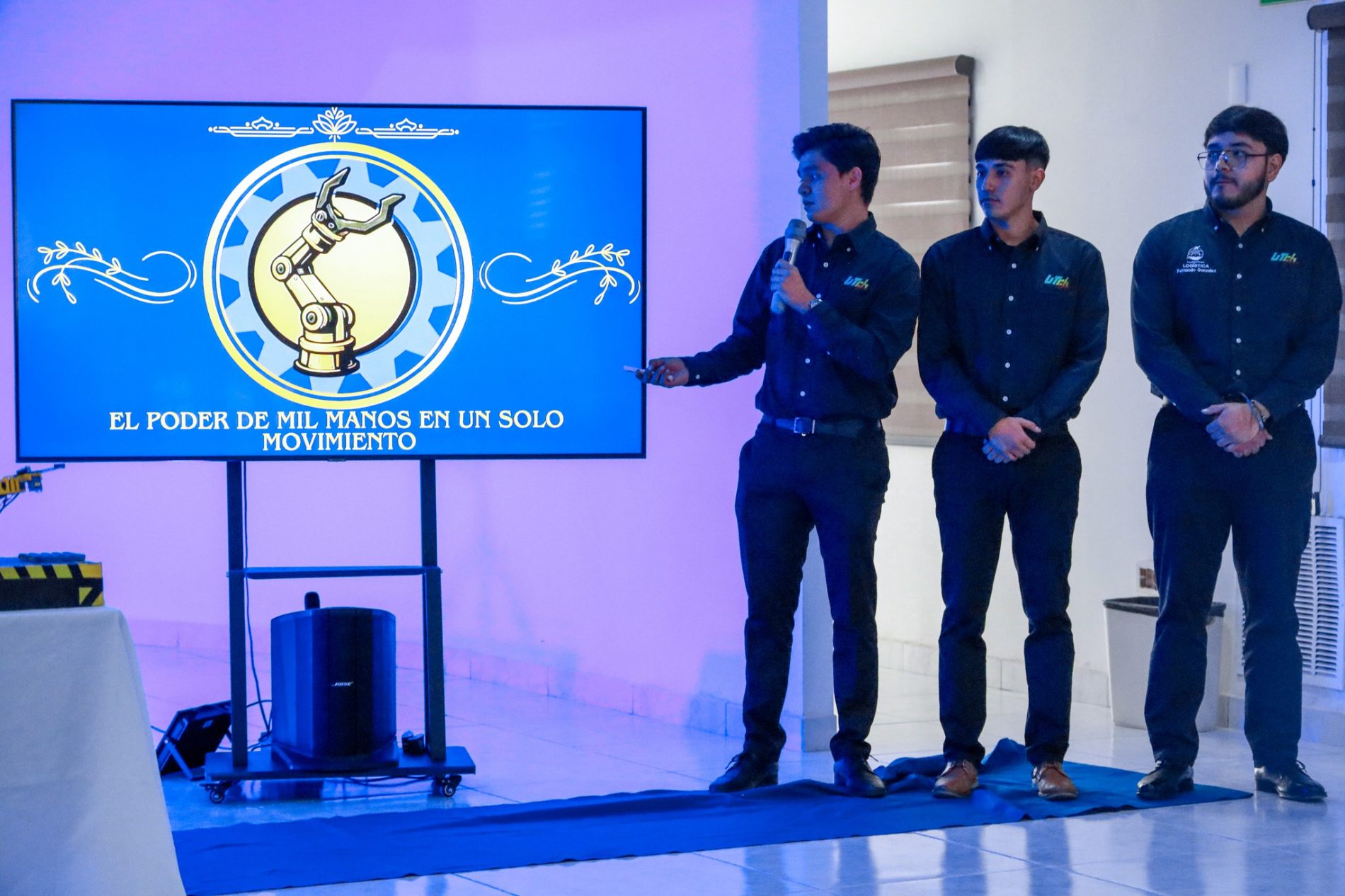 Exponen estudiantes de la UTCH Sur proyectos de cierre de cuatrimestre