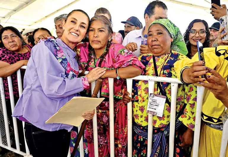 CLAUDIA SHEINBAUM VISITARÁ LA SIERRA. . . LA PASA MAL GIL BAEZA EN SU COMPARECENCIA EN EL CONGRESO DEL ESTADO. . . CRUZ PÉREZ CUELLAR SIGUE ADELANTE. . .