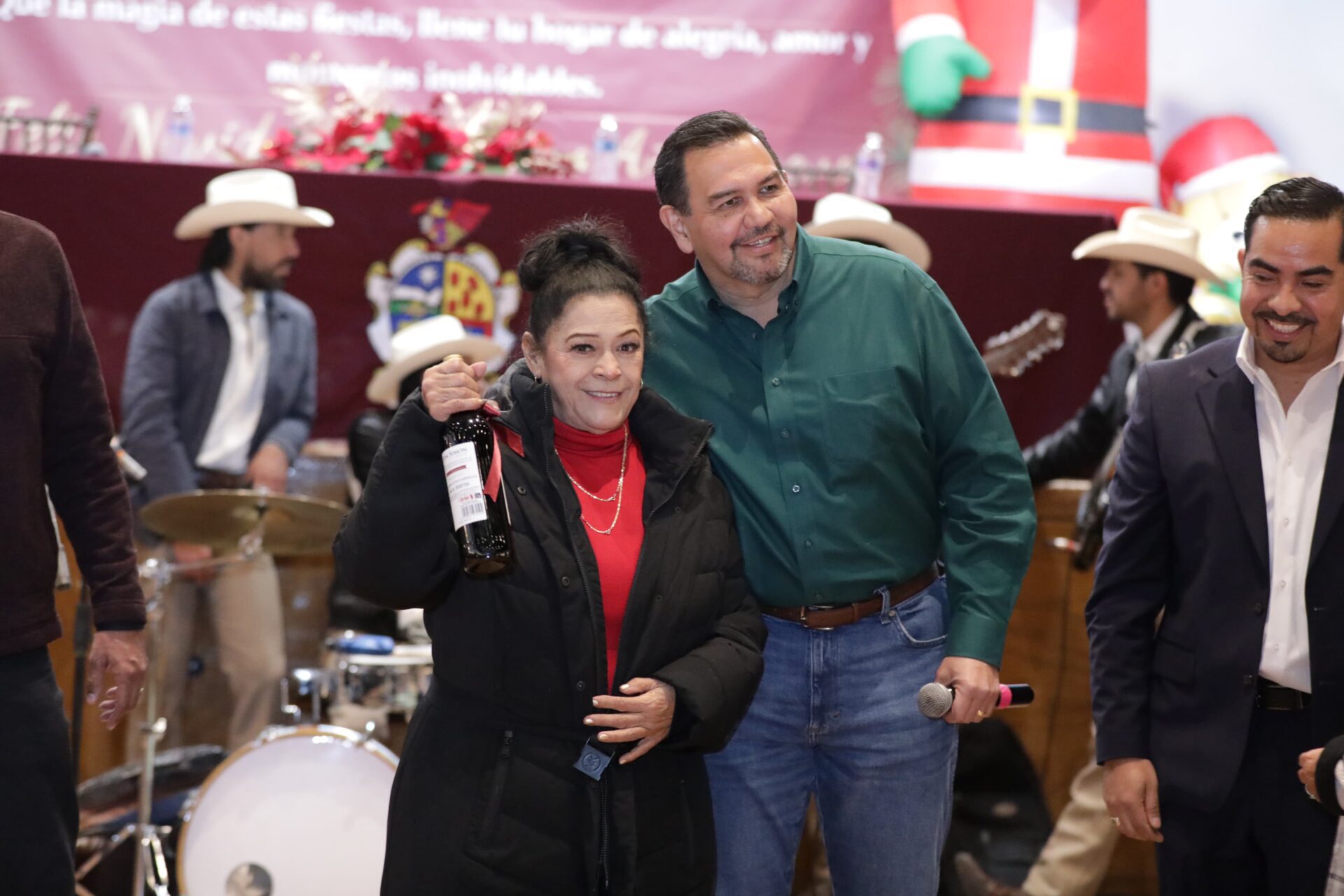 Acude Presidente Cruz Pérez Cuéllar a posada de líderes de mercados