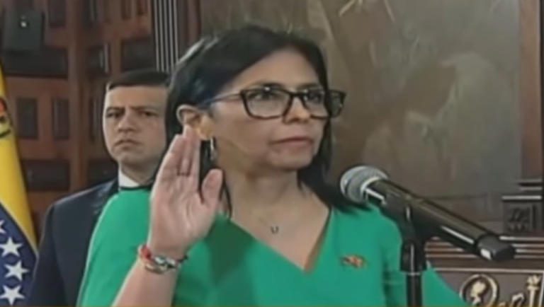 Delcy Rodríguez rinde protesta como presidenta encargada de Venezuela