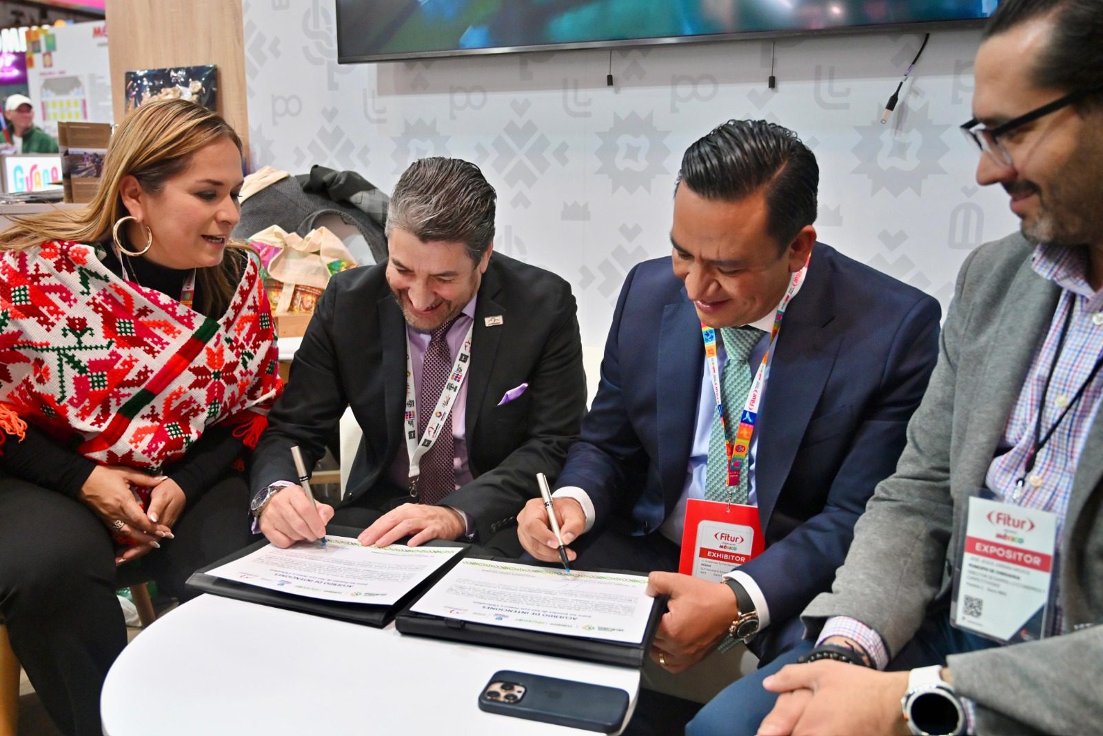 Firman Chihuahua y San Luis Potosí convenio para el impulso del turismo enológico