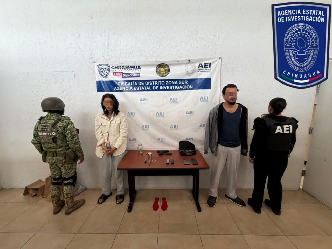Detiene FDZS a pareja tras cateo en el que se aseguraron armas y droga