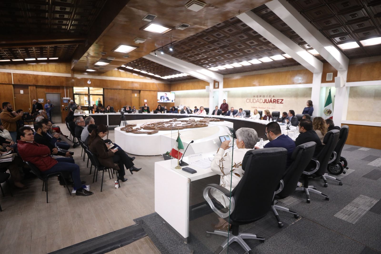 Aprueba Cabildo de Juárez consulta pública sobre destino de inmuebles del PAN por adeudo de predial