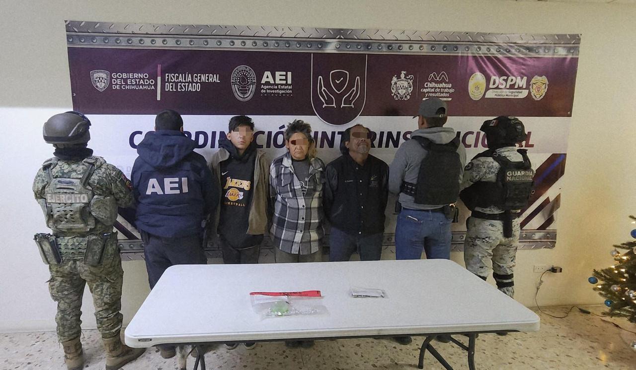 Arrestan a tres personas y aseguran 67 envoltorios de heroína con cateo en la colonia San Jorge