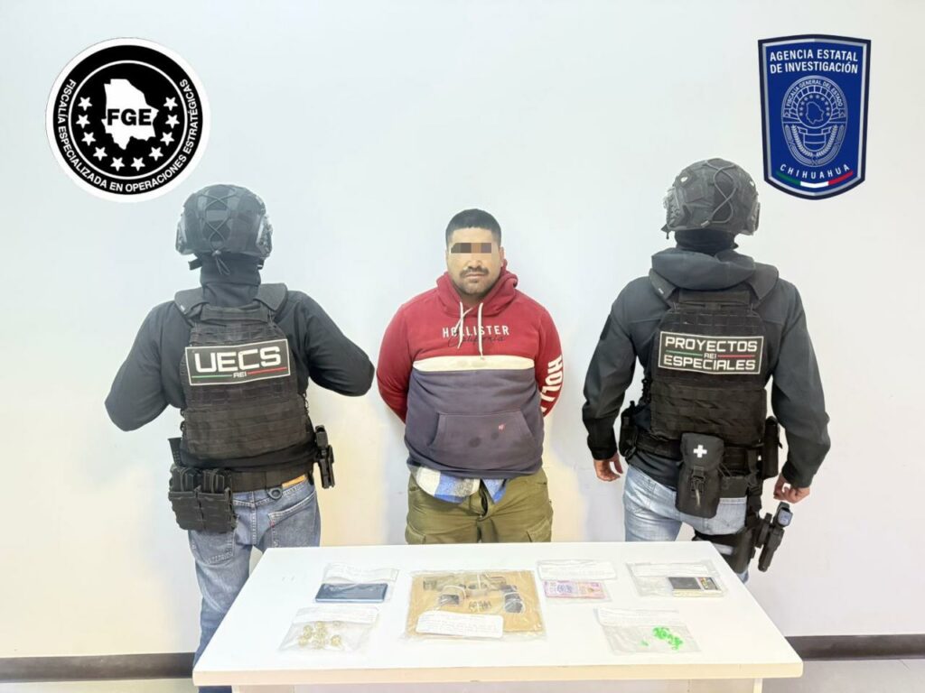 Detienen a masculino con envoltorios de mariguana, cocaína y un arma, en el centro