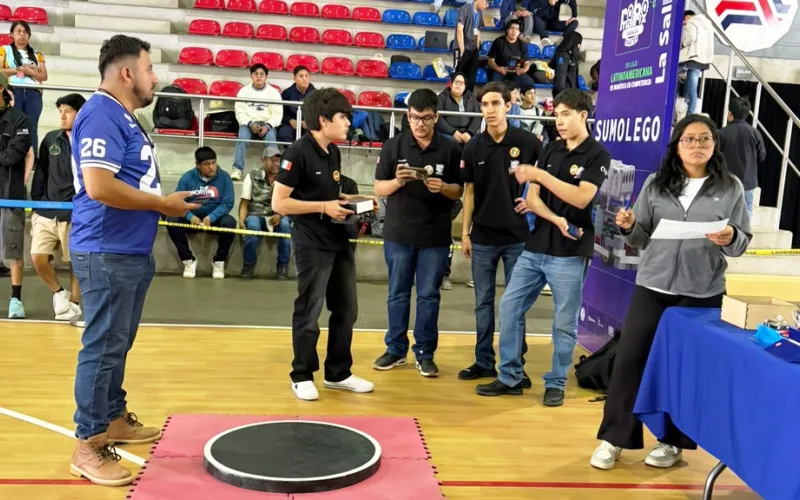 Logran estudiantes del Cecytech pase a mundial de robótica en Missouri