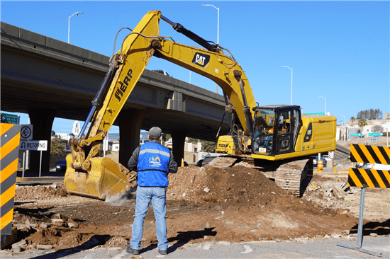 Inician trabajos de excavación para nueva lateral del periférico de la Juventud