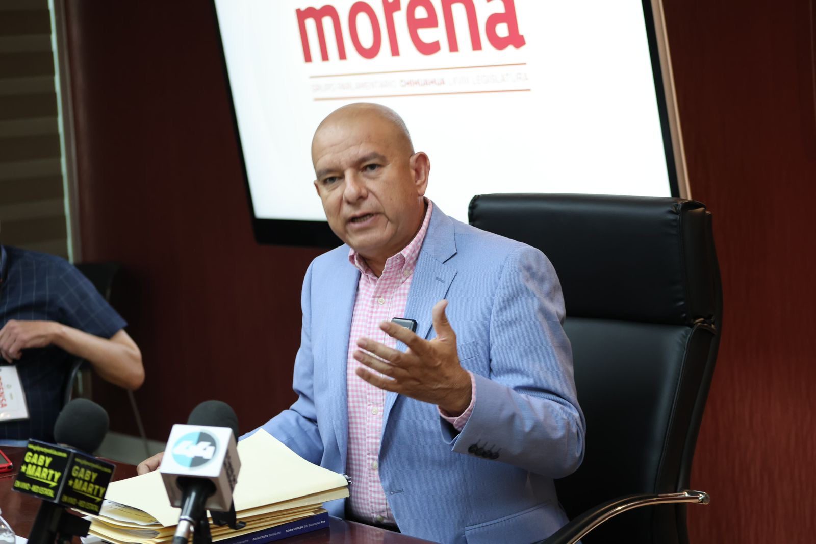 Las comparaciones son incomodas, pero necesarias: Cuauhtémoc Estrada exhibe contraste entre becas a estudiantes del gobierno federal y el estatal