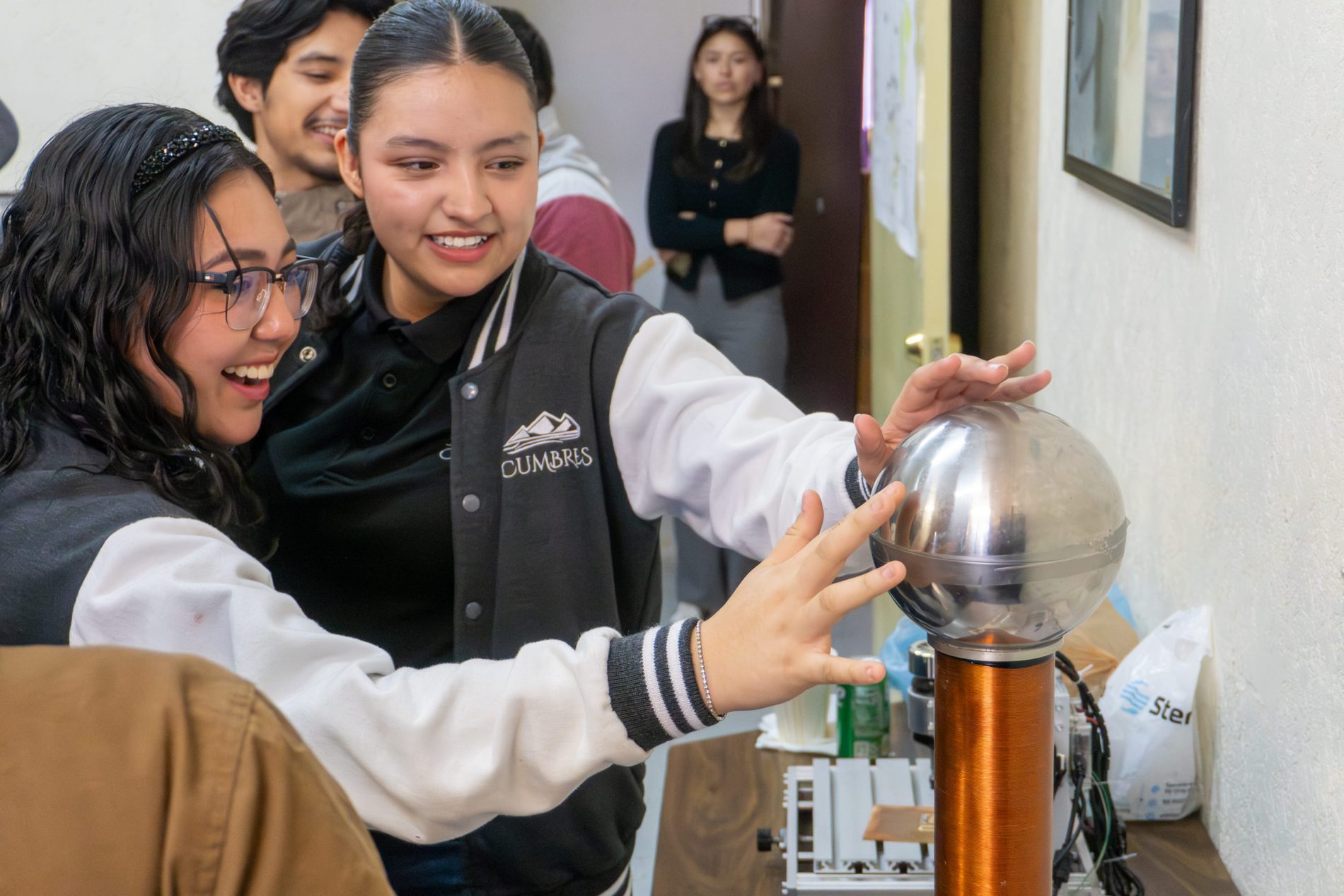 Recibe Tecnológico de NCG a 1,400 jóvenes en Casa Abierta 2026