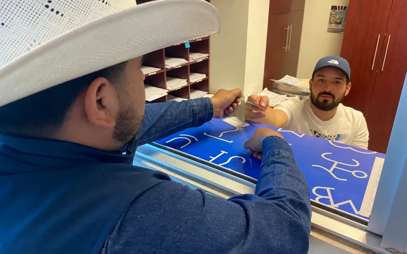 Reitera SDR importancia de revalidar la mica de fierro de herrar