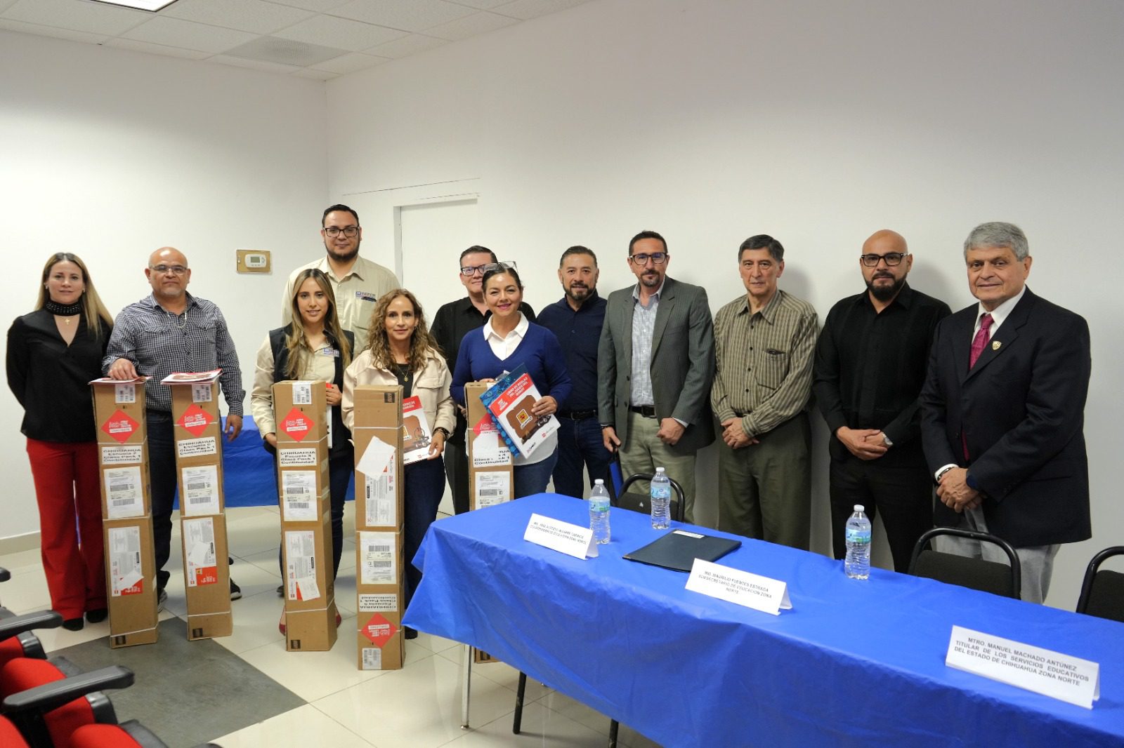 Entrega SEyD equipos de robótica a seis escuelas