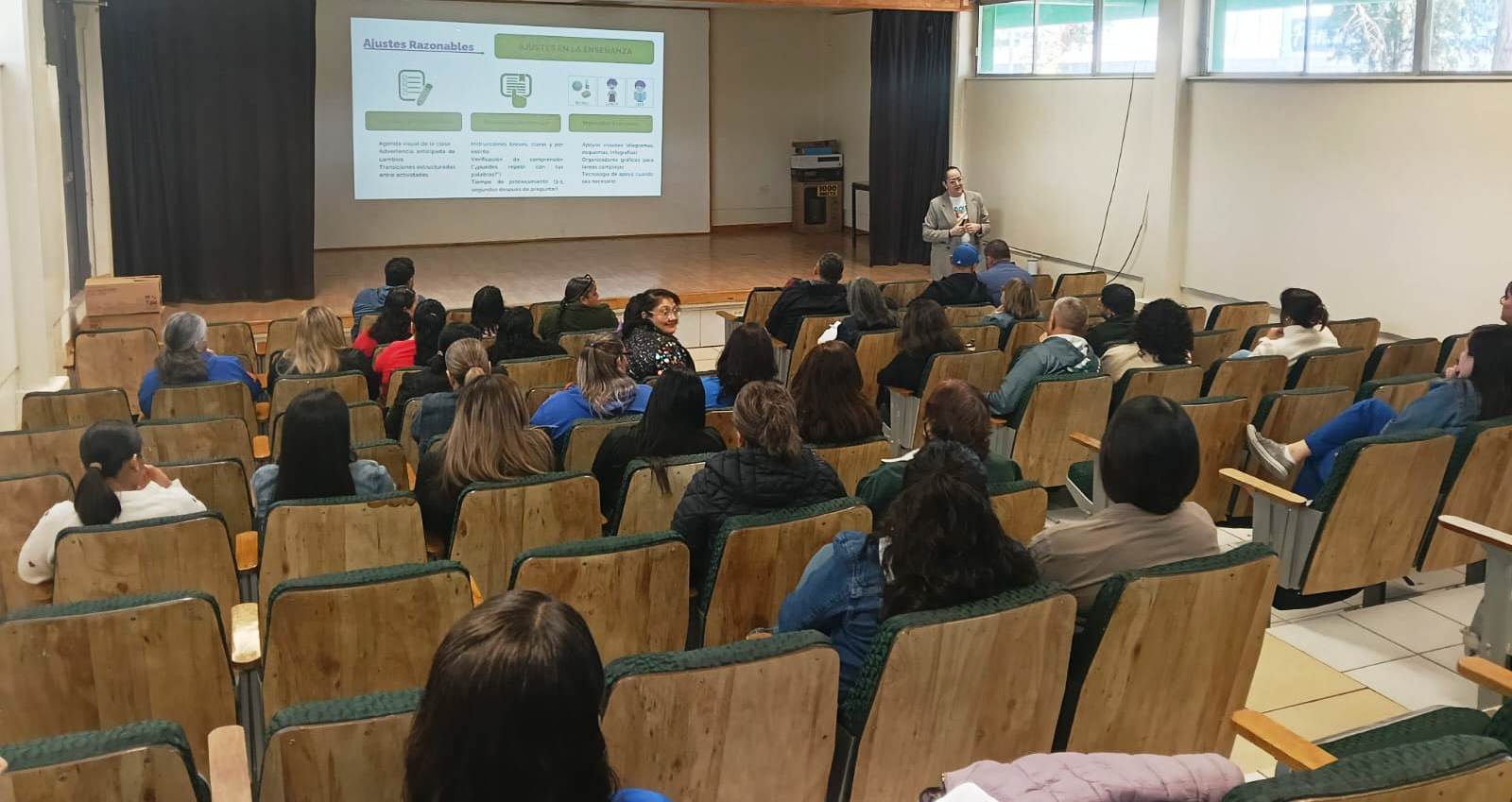 Fortalece Cobach la inclusión educativa con capacitación docente