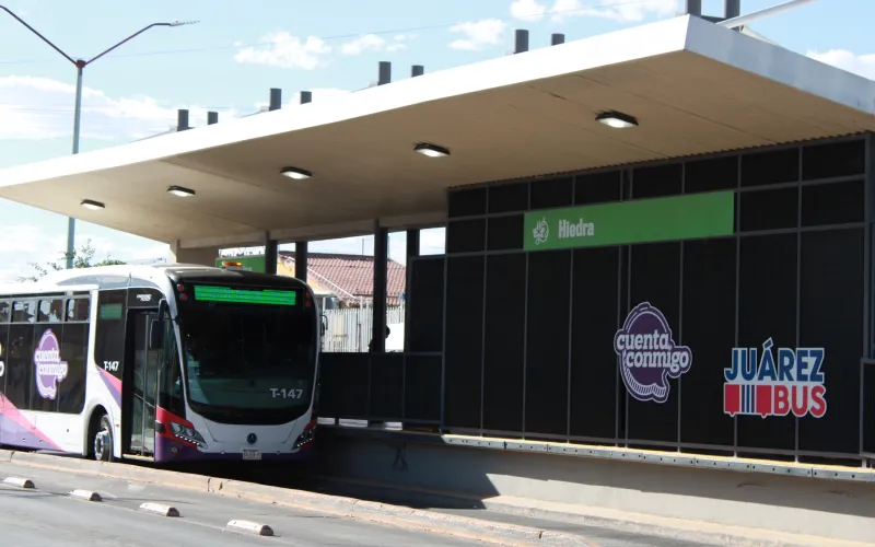 Acercan servicios de JuárezBus con CAM Móvil en estación Hiedra