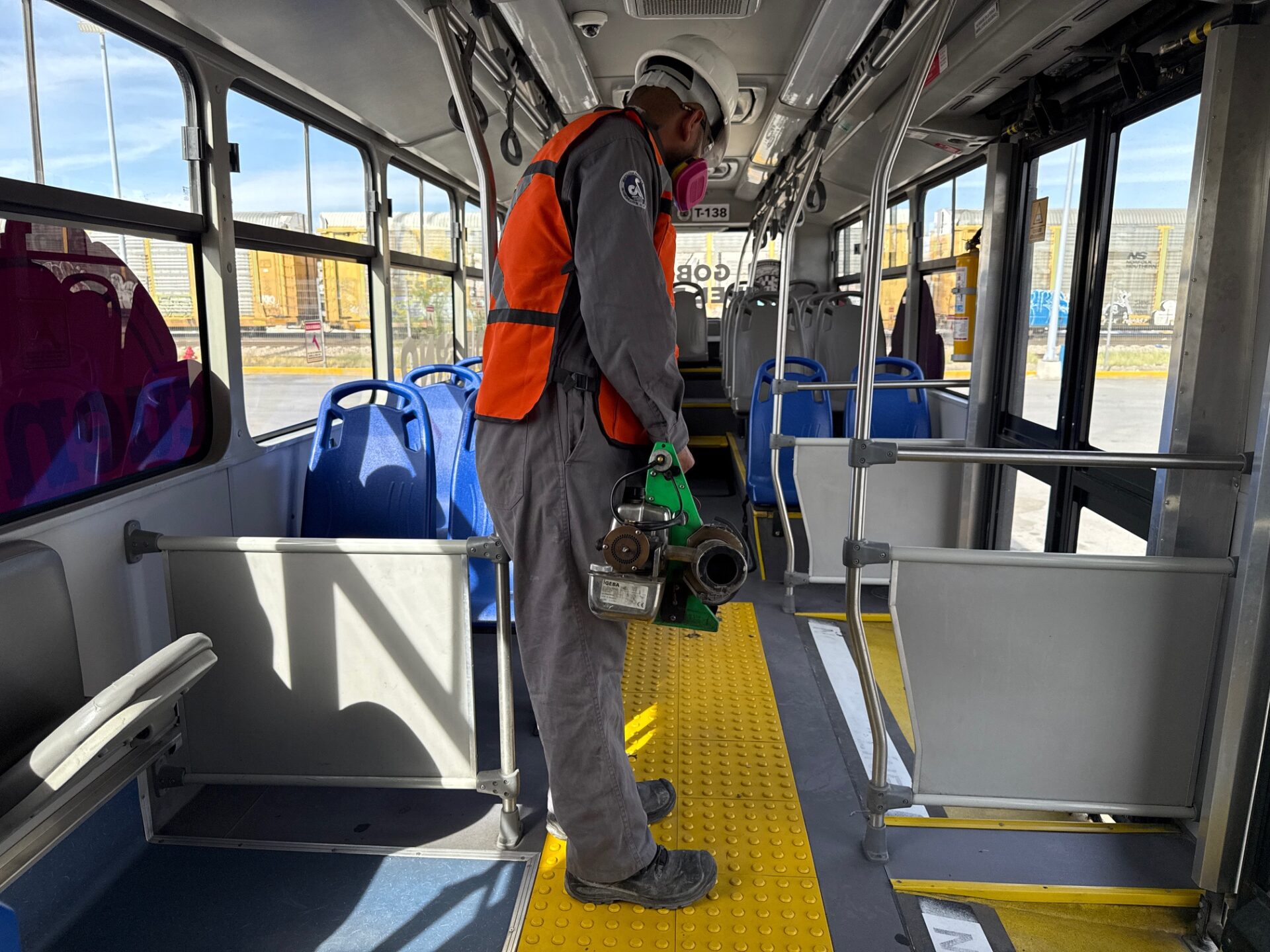 Refuerza JuárezBus seguridad sanitaria con jornada de fumigación y sanitización