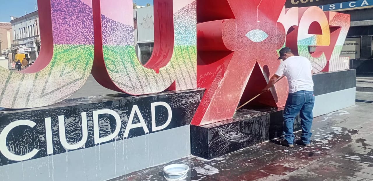 JUÁREZ | Cuadrillas de Limpia trabajan en mantenimiento e imagen del Centro Histórico