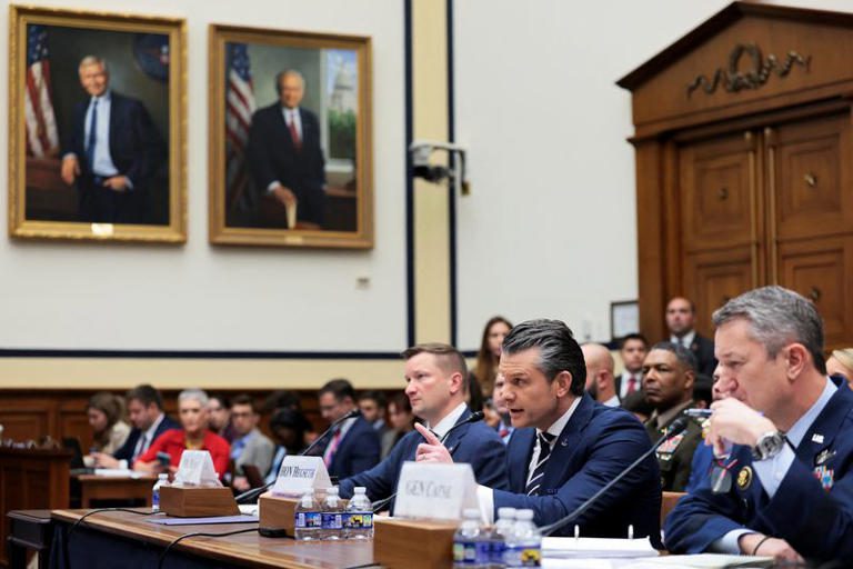 Hegseth, del Pentágono, defiende la guerra contra Irán