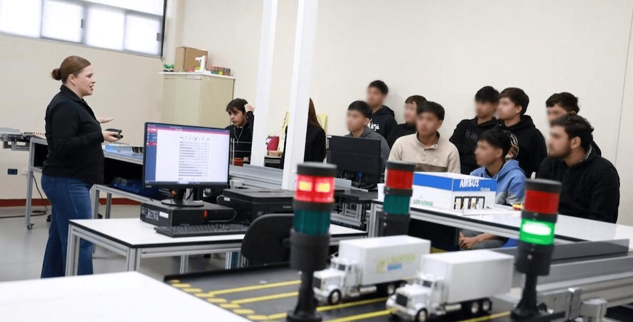 Arranca UTCH Sur entrega de fichas y anuncia becas de inscripción