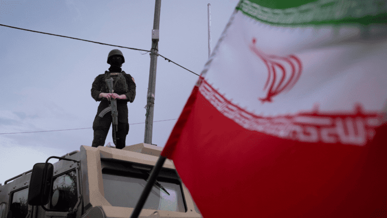 Irán advierte: si EE. UU. se acerca al estrecho de Ormuz, será atacado